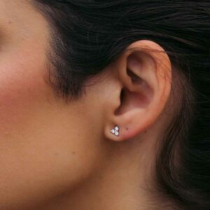 Diamond simulant stud earrings.